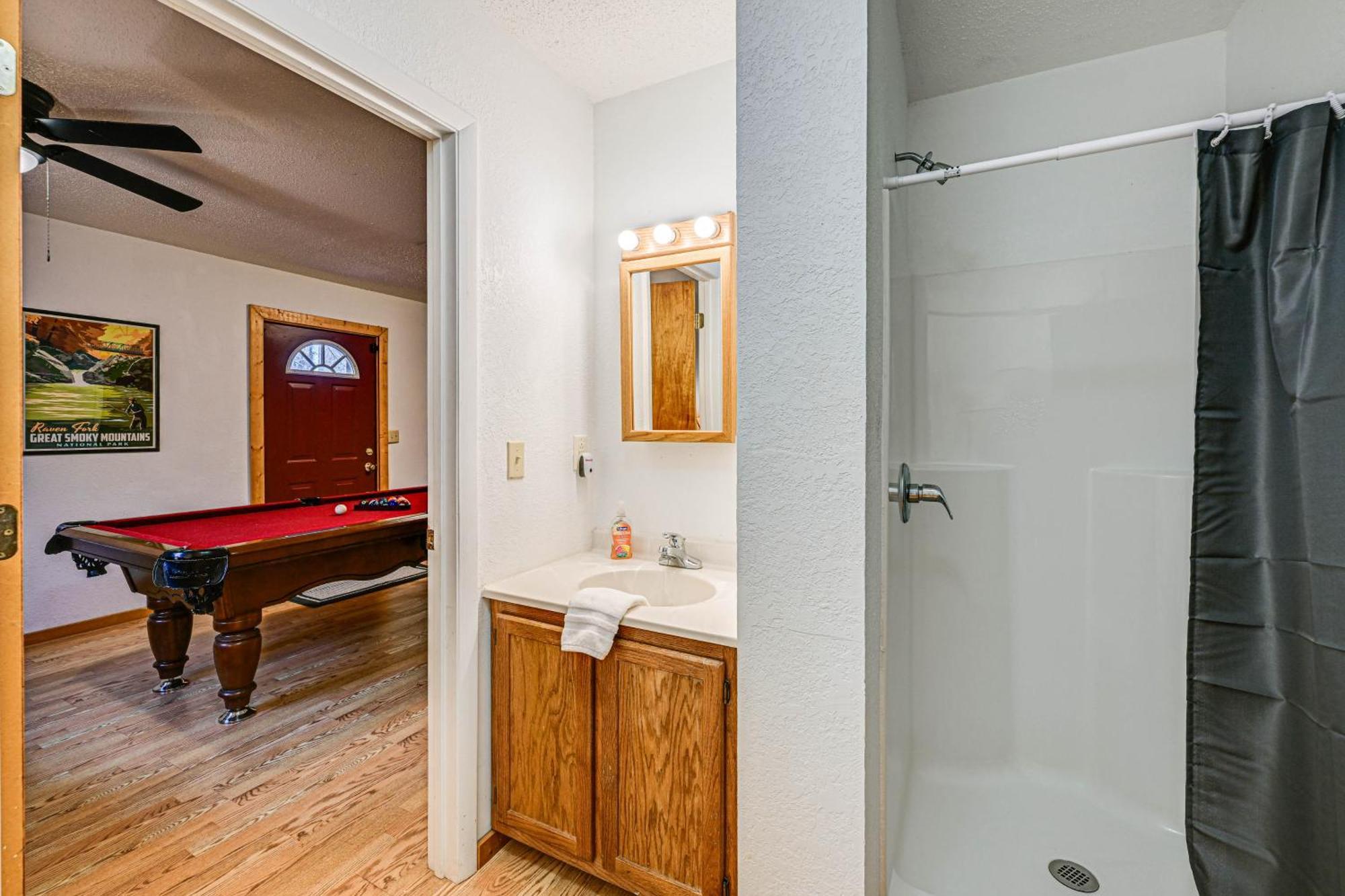 Bryson City Cabin With Hot Tub, Views And Pool Table! Kültér fotó